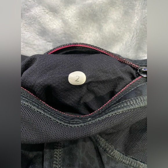 Lululemon leggings - like new! - Picture 4 of 5